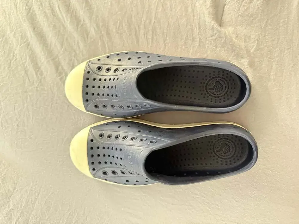 Native Jefferson Slip-On Water Shoes Navy Blue Bone White Junior Size J2